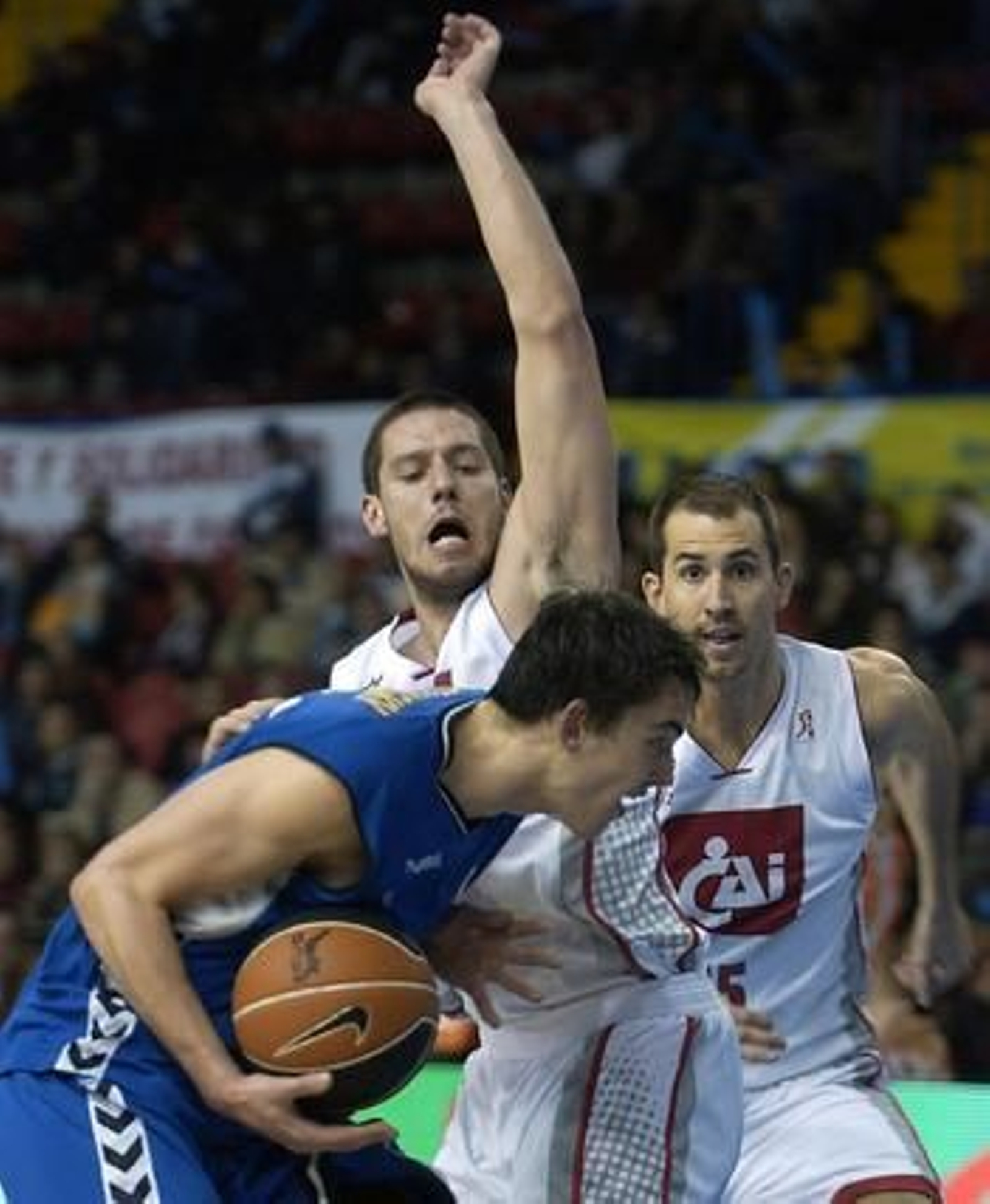 El Cajasol cede en casa ante el CAI Zaragoza (72-86). / Manuel Gómez