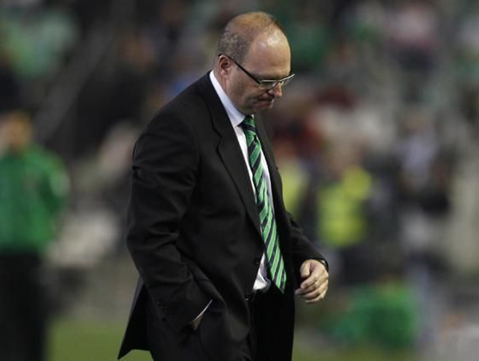 El Betis pierde en casa, con el Elche (1-4), su cuarto partido seguido. / Antonio Pizarro