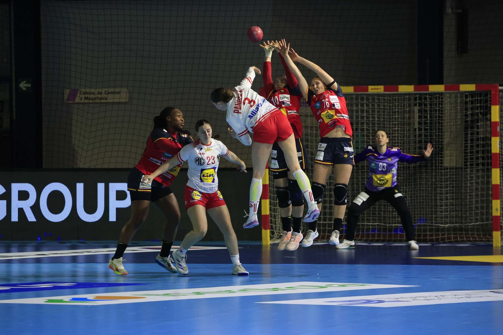 Las fotos del España-Austria del preeuropeo femenino de balonmano, en Algeciras