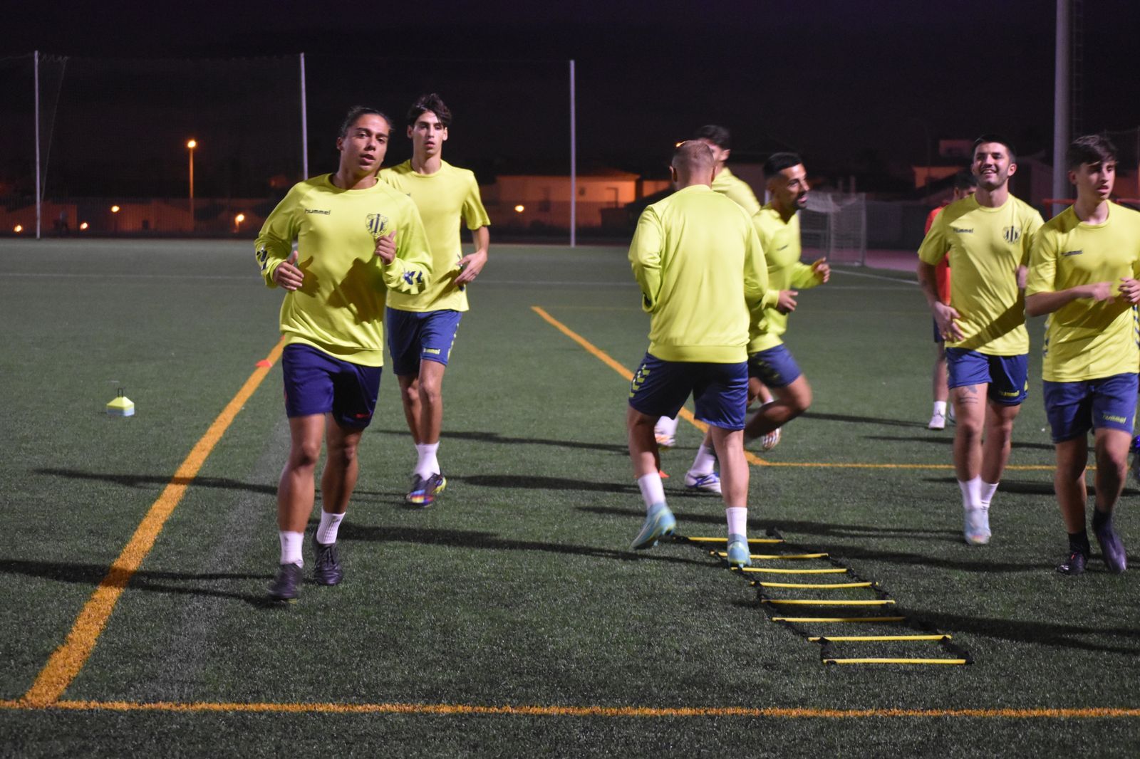 Un momento del entrenamiento del Cartaya en la sesión del viernes.