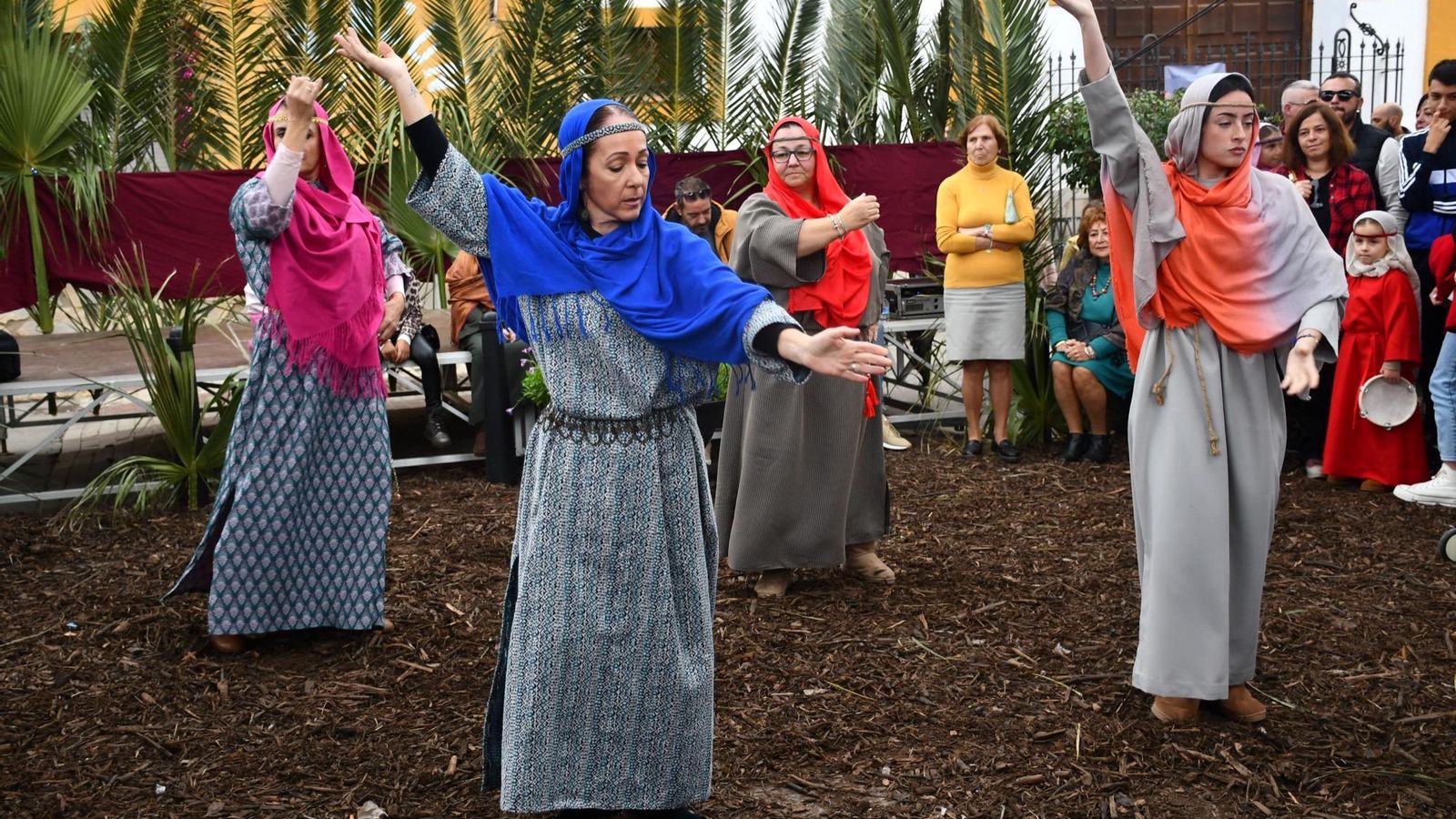 Puente Mayorga da comienzo a la Navidad con un animado Belén Viviente