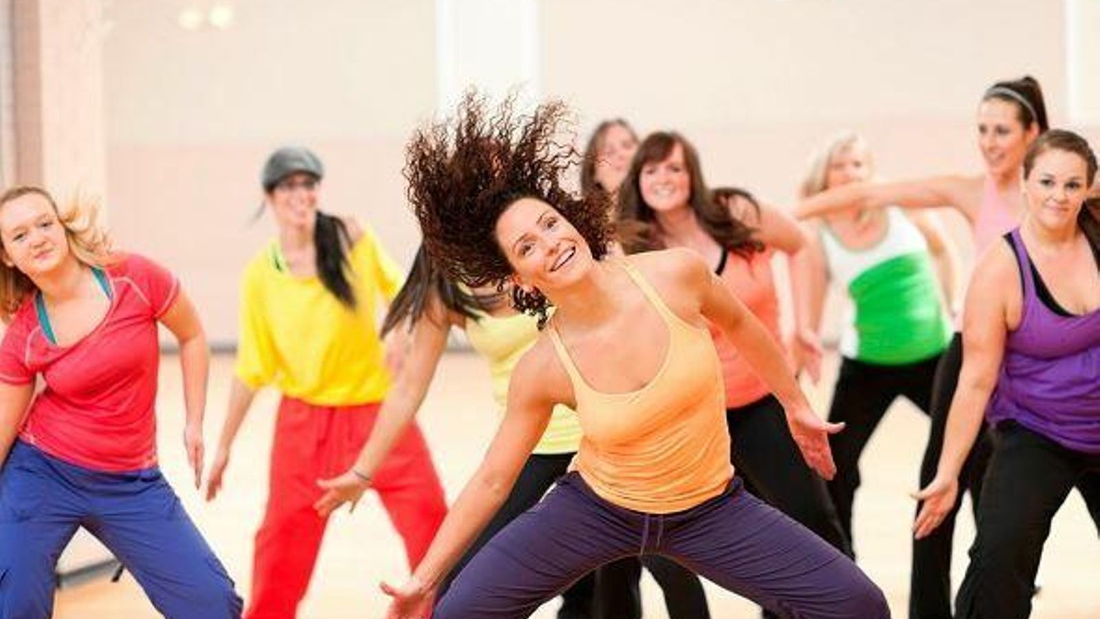 Como el deporte, el bailar es sano.