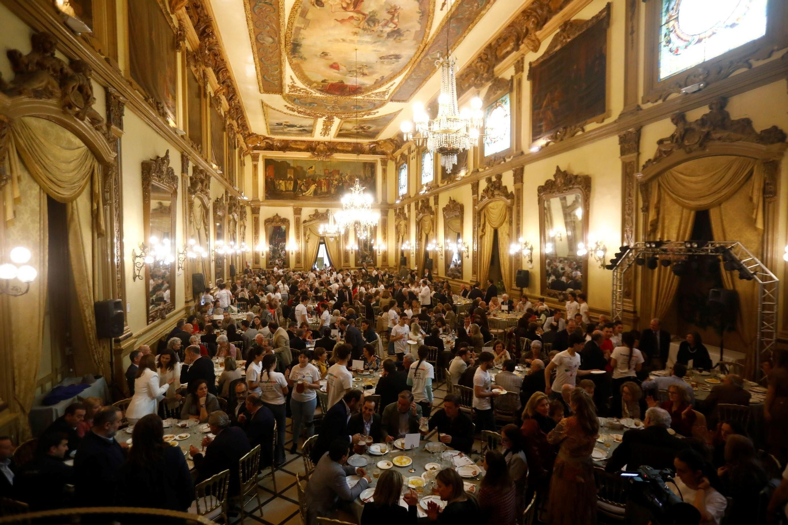 La comida benéfica de la Fundación Bangassou en Córdoba, en imágenes