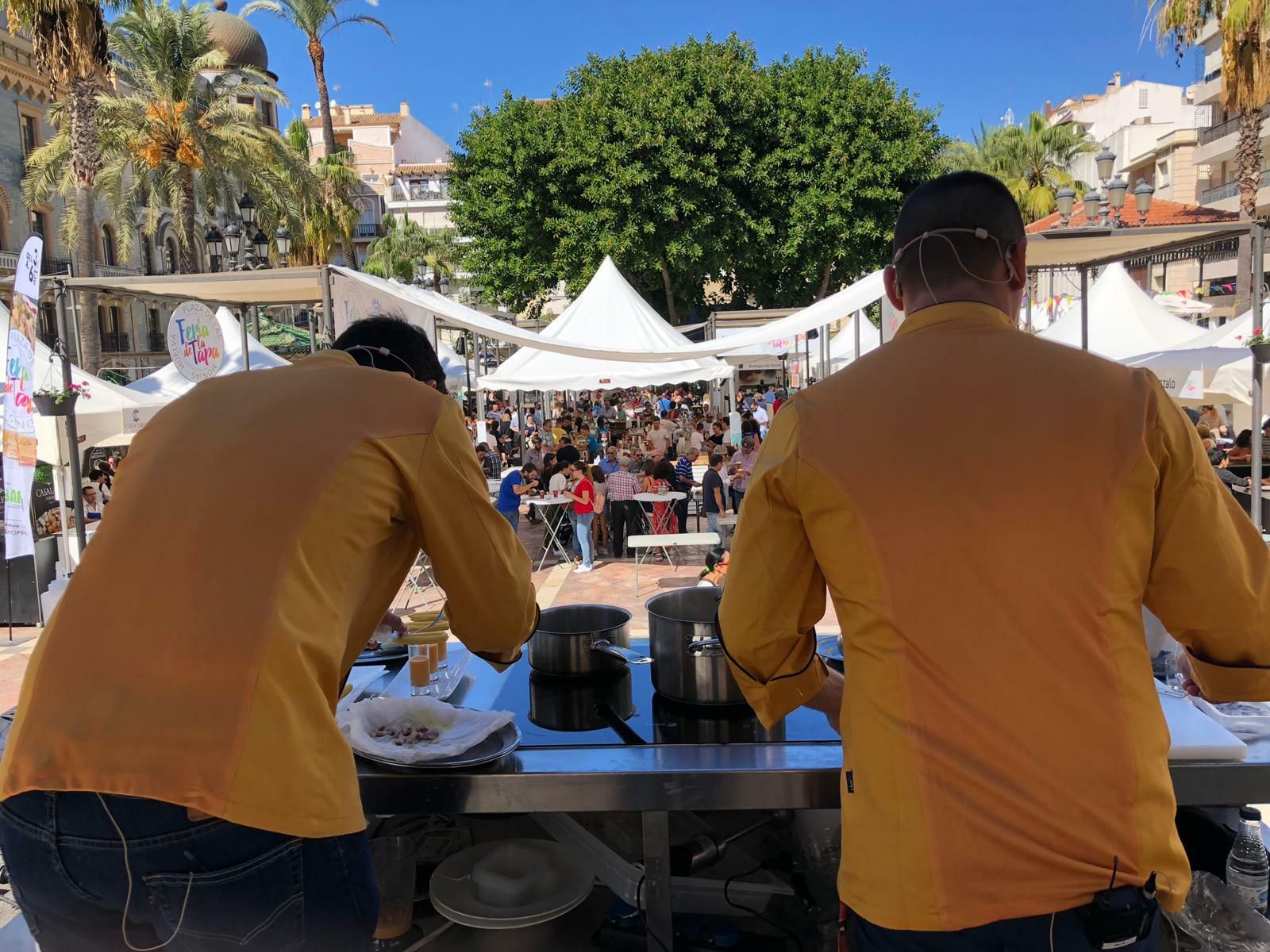 Imágenes de la Feria de la Tapa. Casa Idolina gana el concurso a la mejor tapa