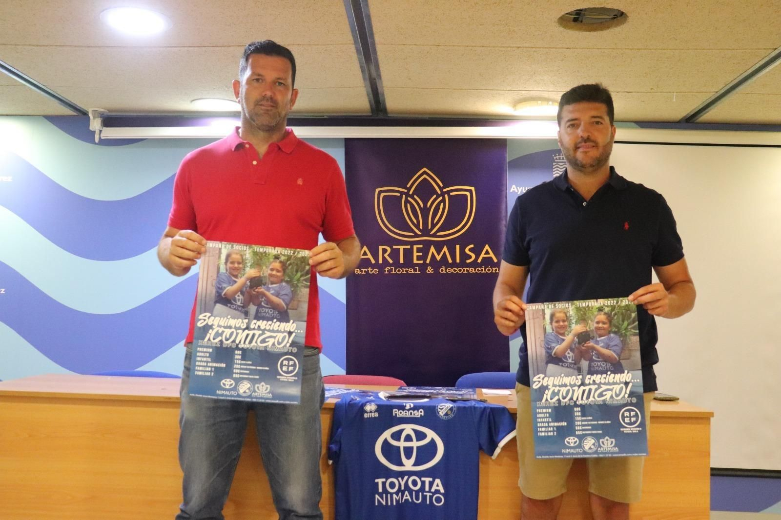 Jesús Viloita y Fernando Guerrero, en la presentación de la campaña de abonos de la sección de fútbol sala.