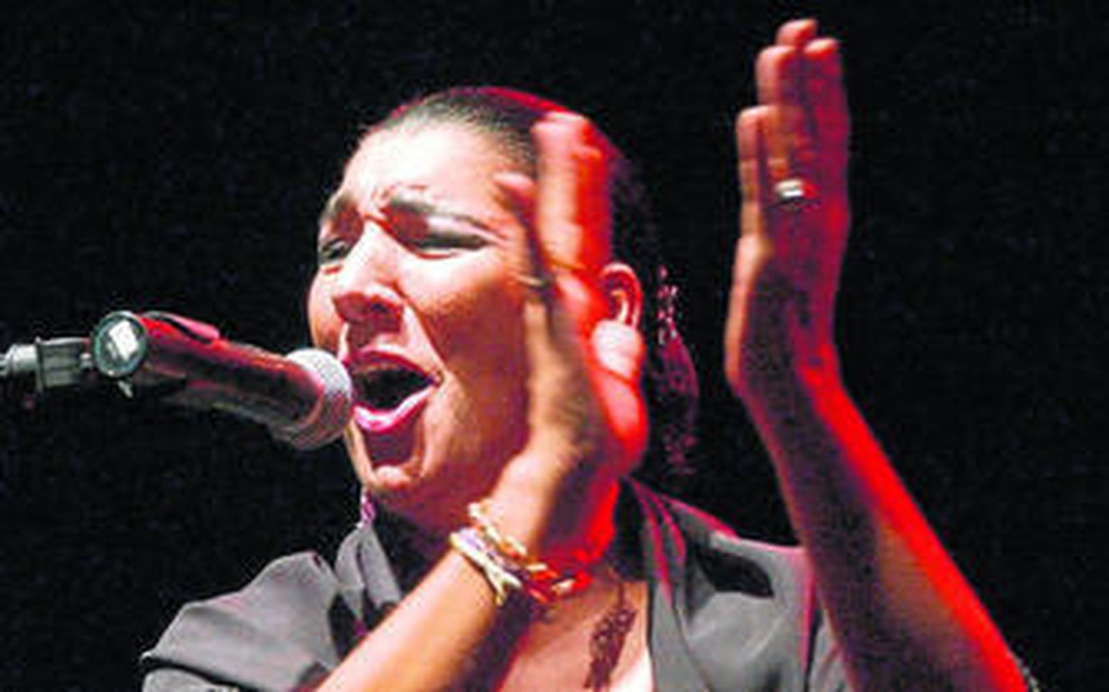 La cantaora Remedios Amaya actúa mañana en el Teatro Auditorio de Roquetas con motivo del Día del Gitano.