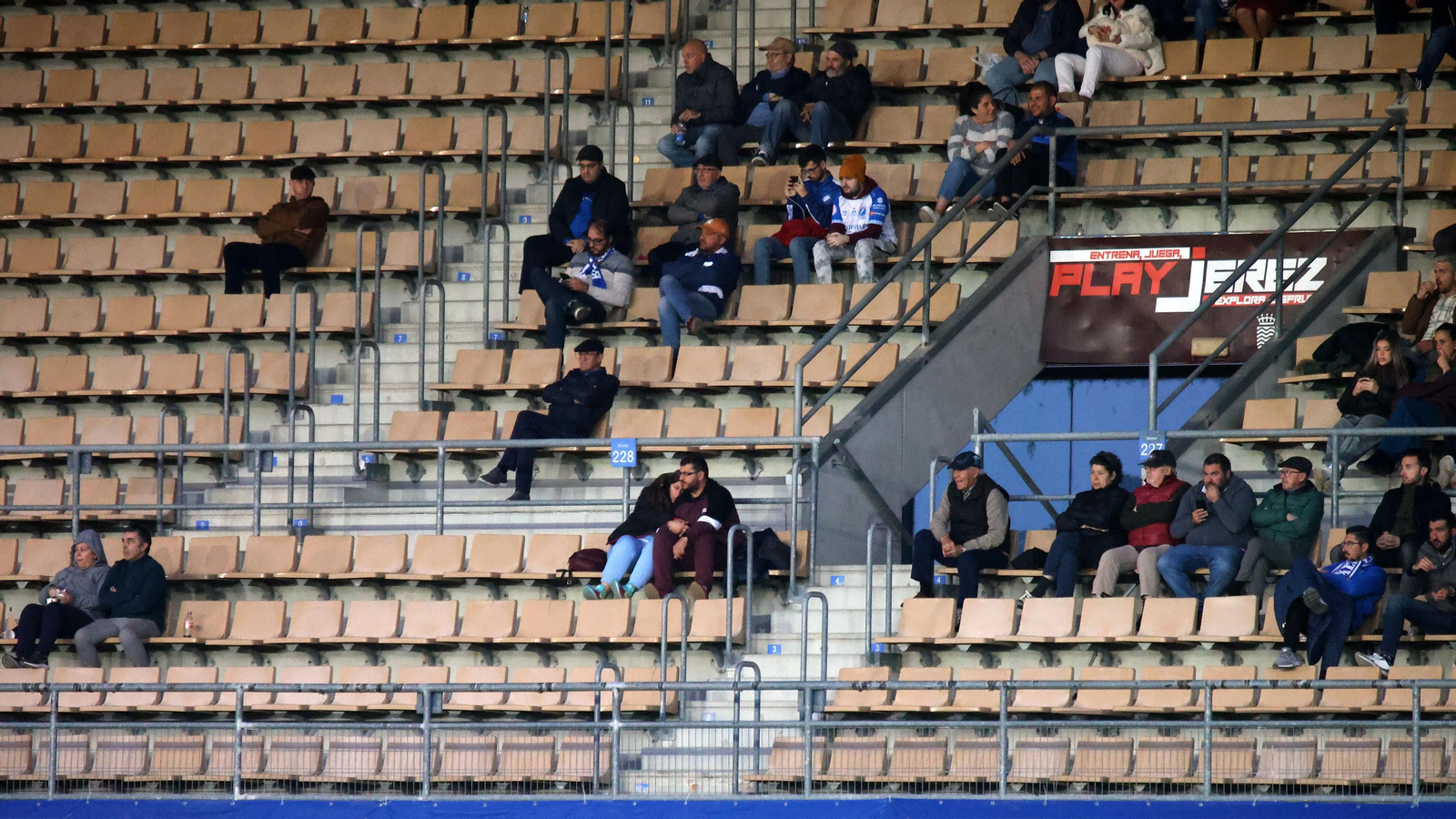 Búscate en el Xerez DFC - Ceuta B en el Municipal de Chapín en Jerez