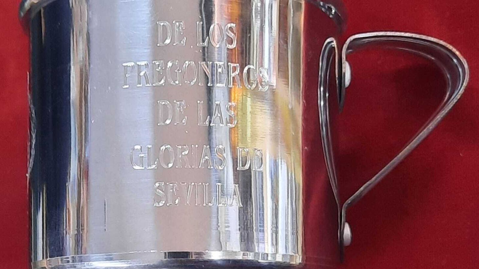 Detalle del jarrillo de lata