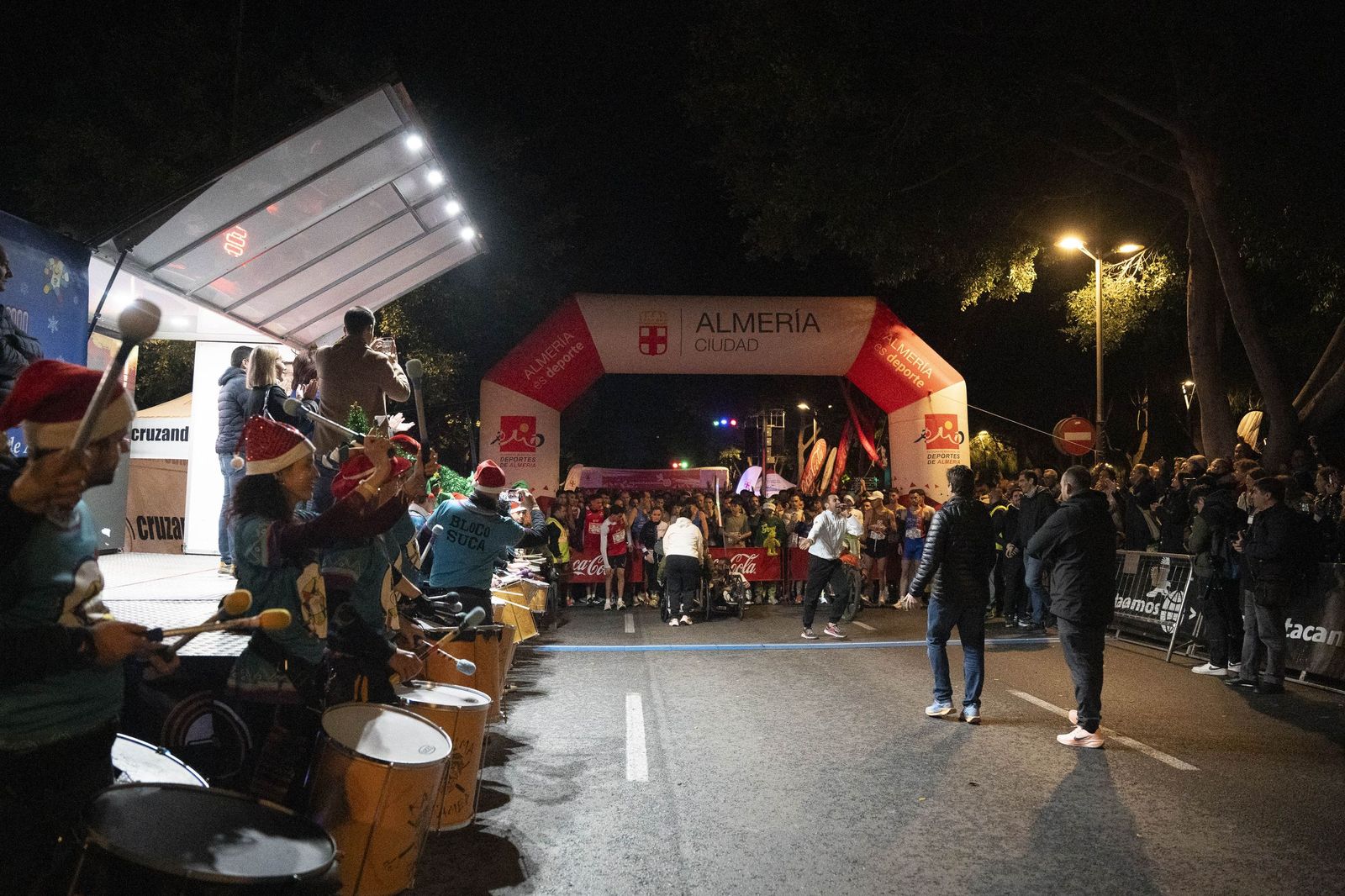 Almería corre y celebra su memoria olímpica en una San Silvestre de récord