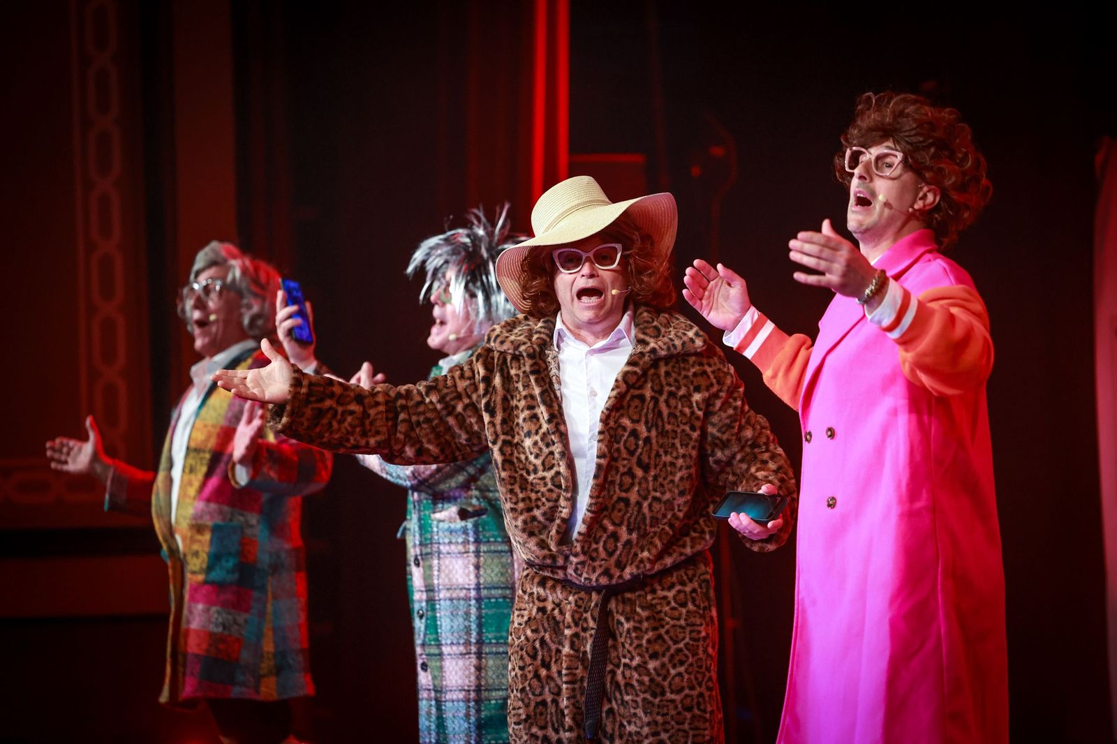 El estreno de 'Universo Cádiz' de Selu García Cossío en el Teatro Falla de Cádiz