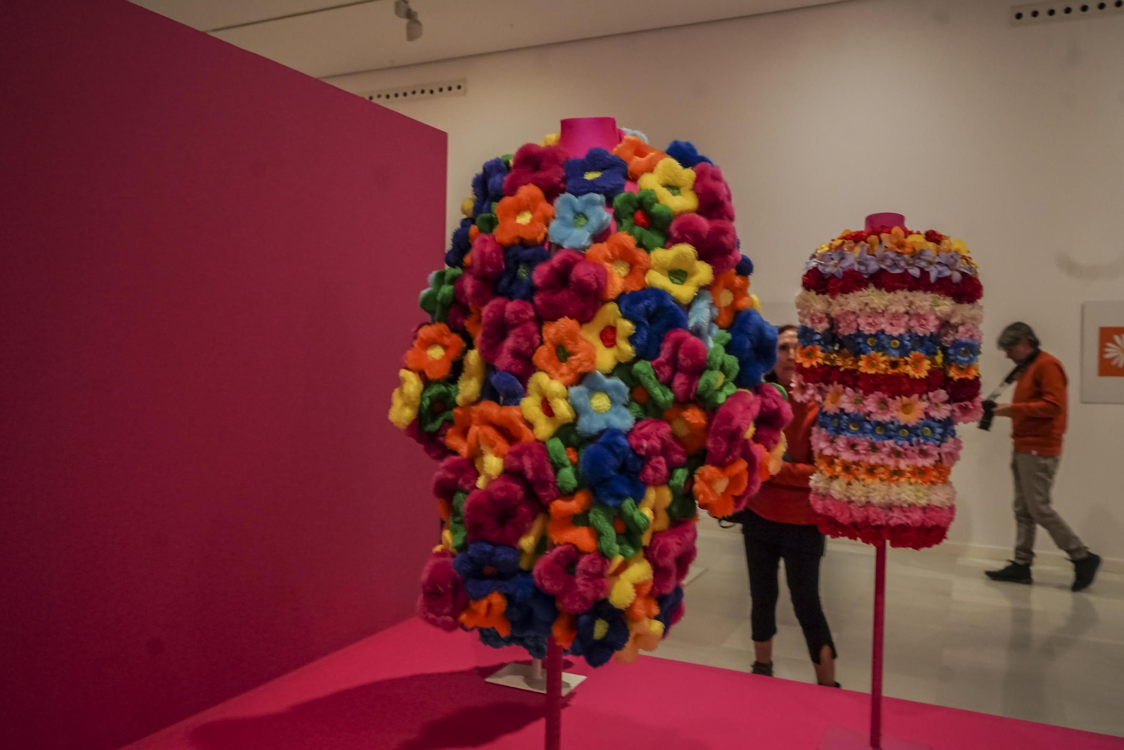 Agatha Ruiz de la Prada expone en Granada una retrospectiva de sus últimos 35 años de carrera, en imágenes