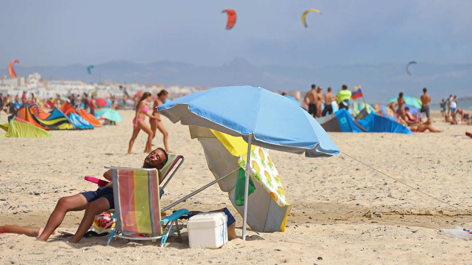 El calor llenas la playas el primer fin de semana de agosto