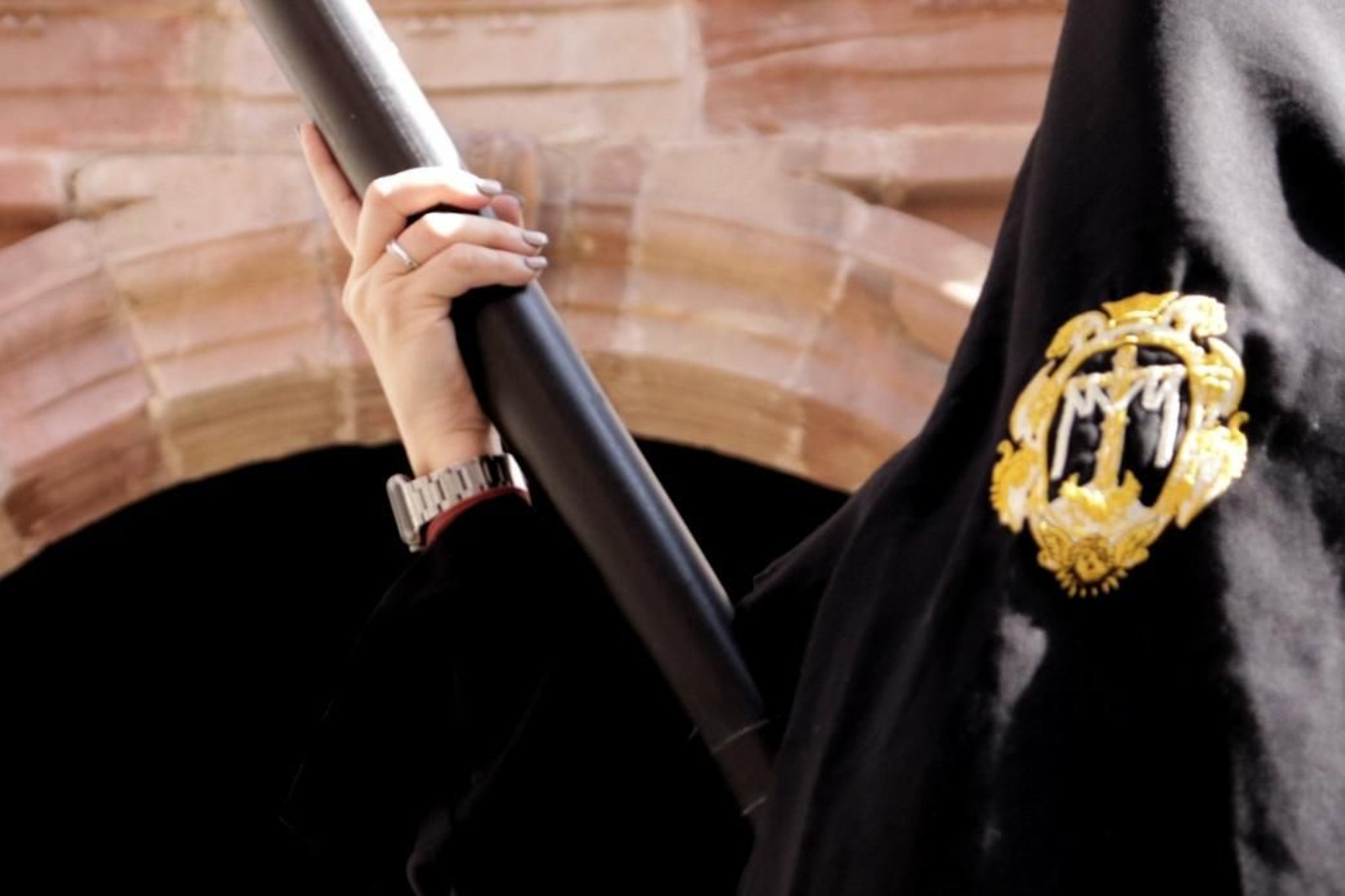 Santa Cruz en el Jueves Santo de Málaga, en imágenes