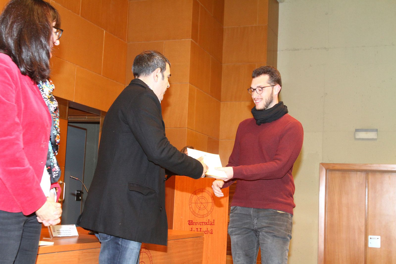 entrega los Premios 'Alumno 10c' de la cátedra Fundación Cepsa