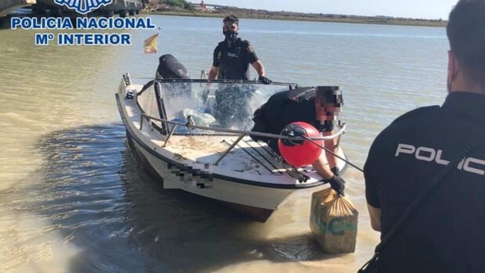 Embarcación intervenida en El Puerto.