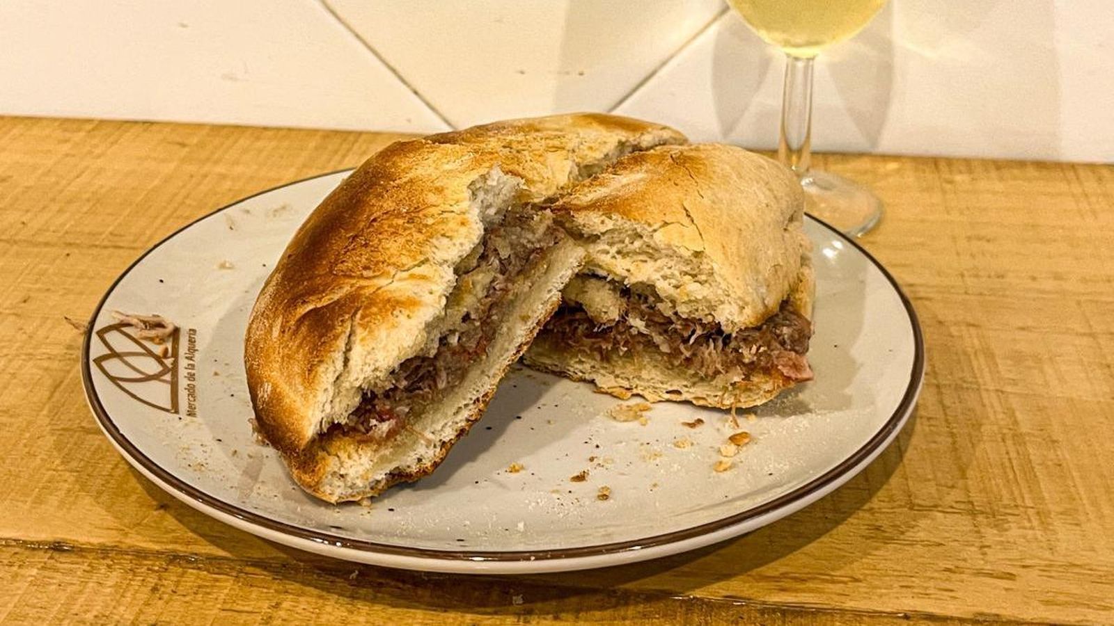 Montadito de pringá de Taberna La Revirá