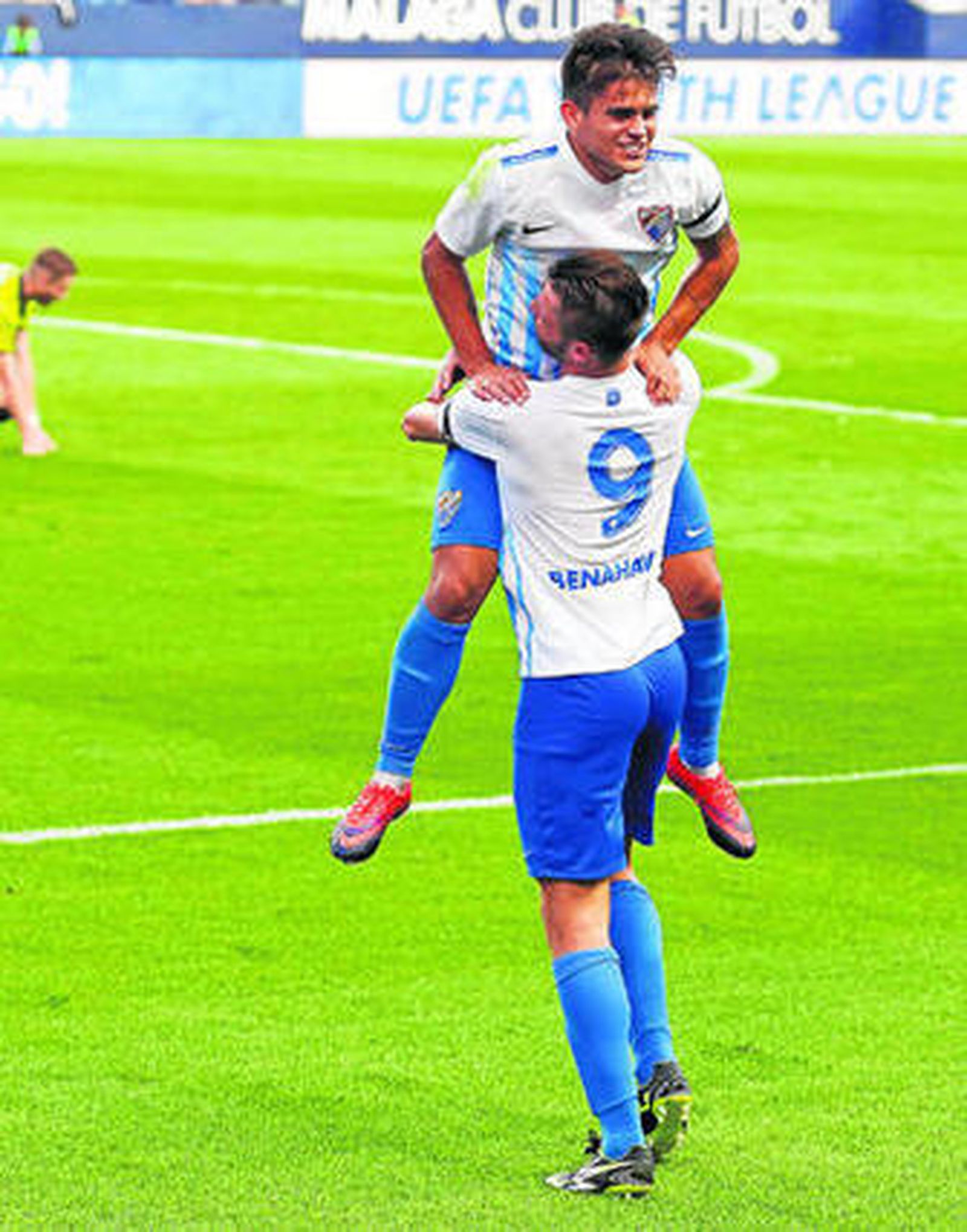 Kuki celebra su gol junto a Joel.