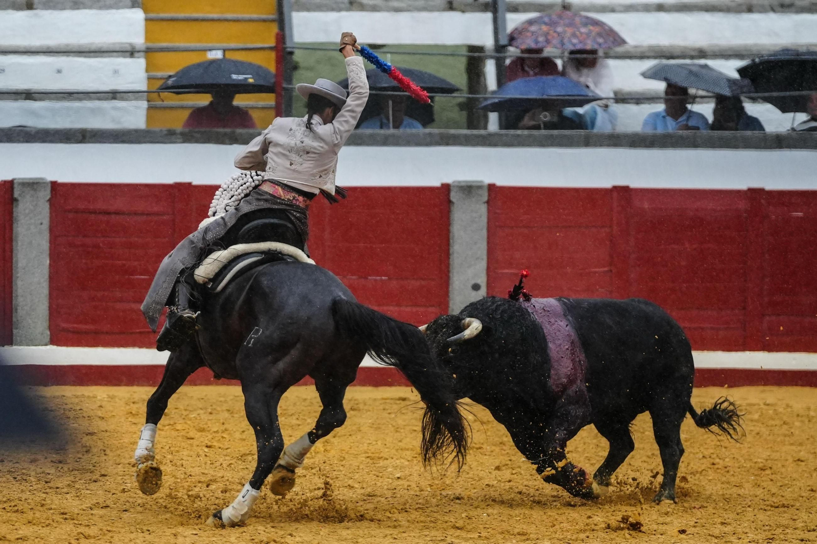 La corrida de rejones de la Feria de Pozoblanco, suspendida por la lluvia