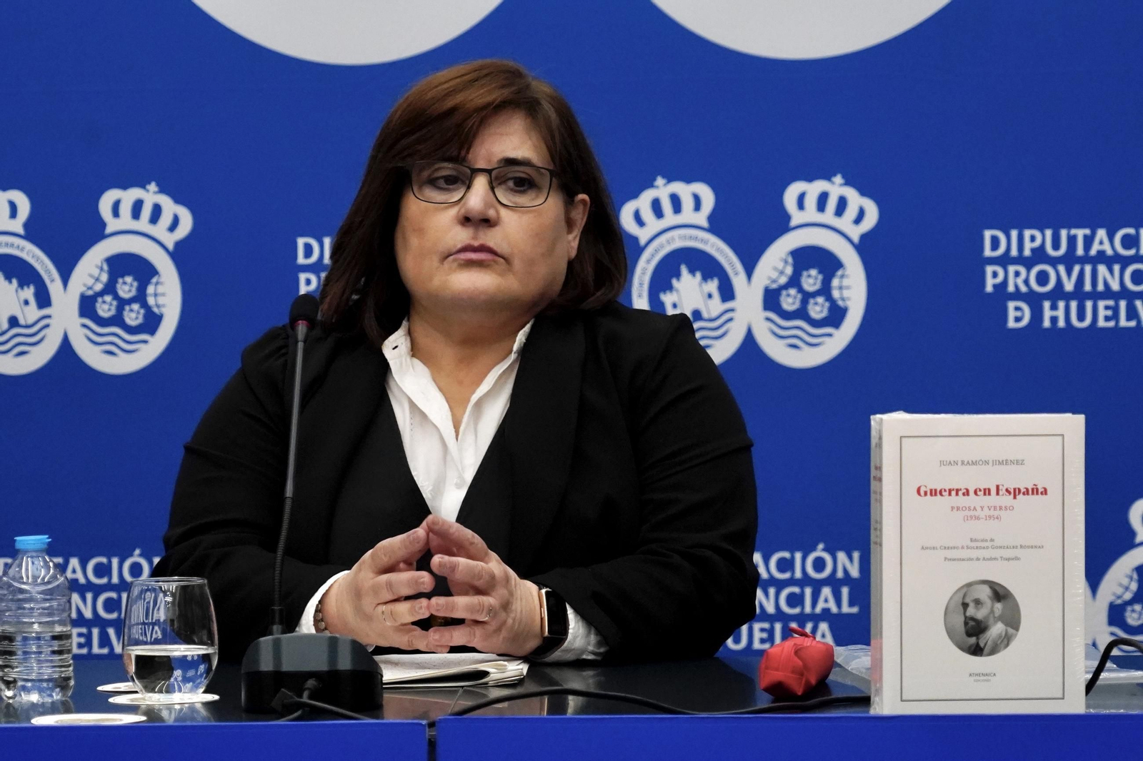 Imágenes de la presentación del libro 'Guerra en España' en Diputación