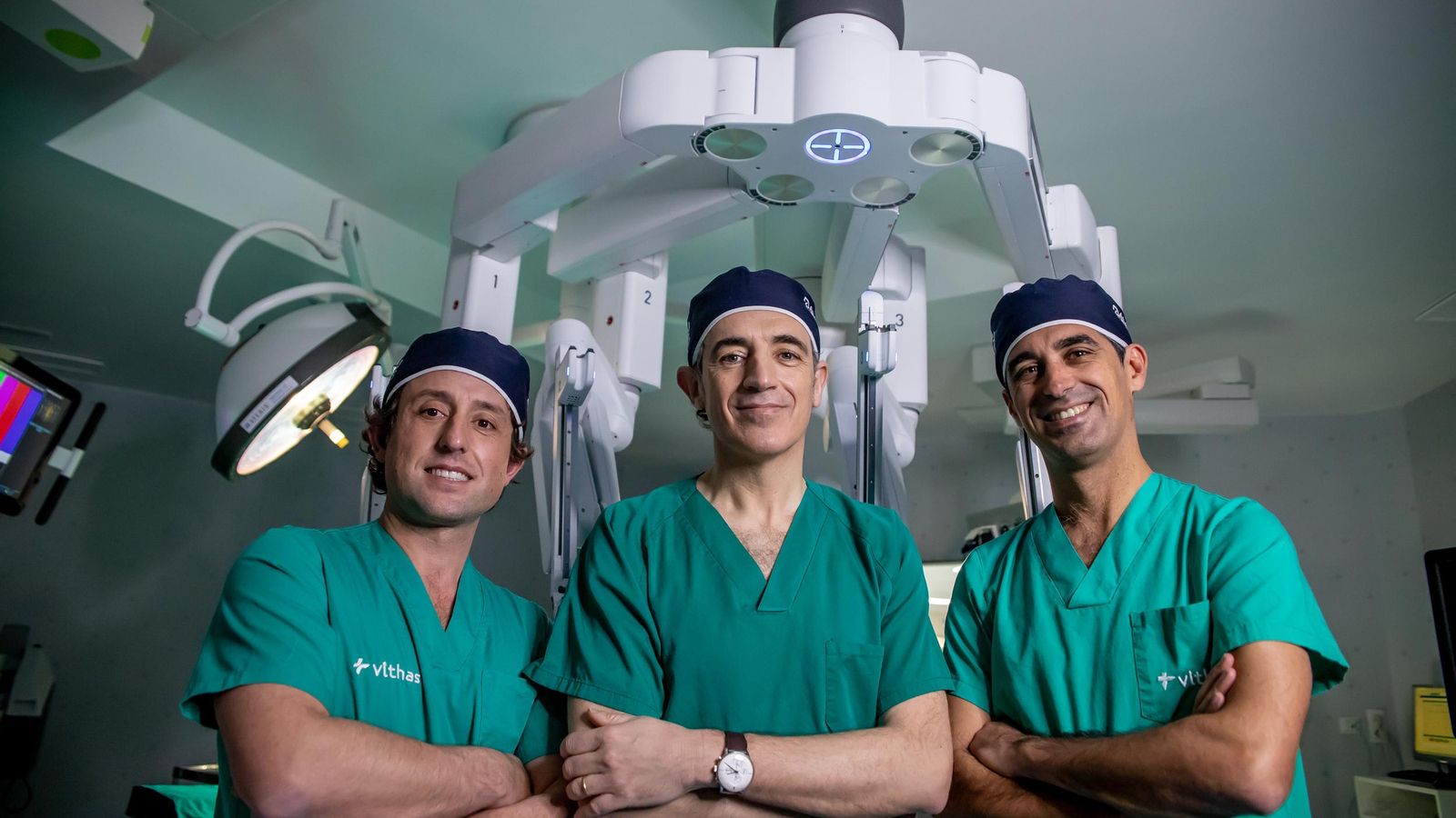 De izquierda a derecha Dr. Campanario, Dr. Ruibal y Dr. Medina