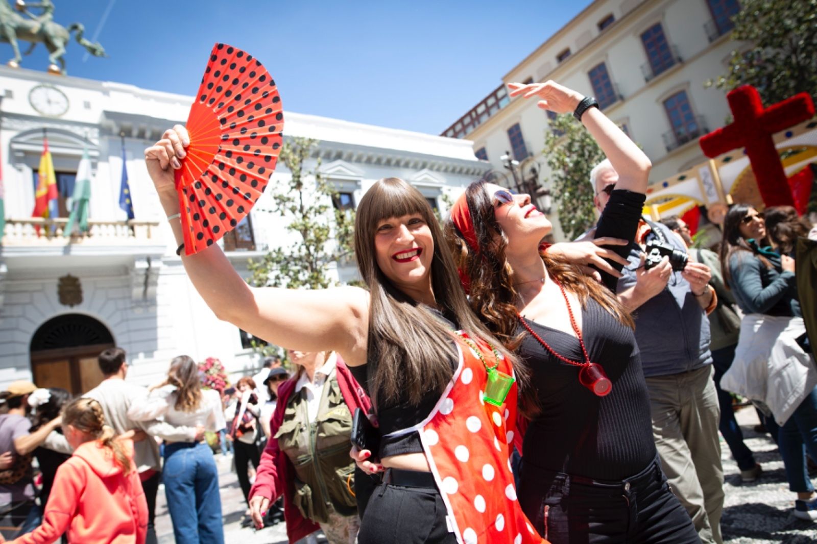 Los mejores momentos del primer día de Cruces en Granada en fotos