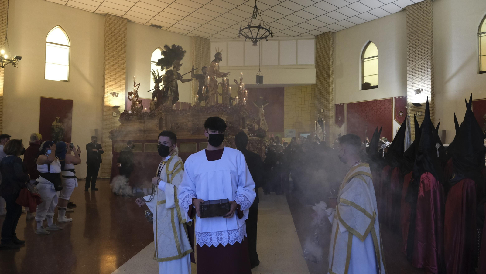 Fotogalería de la procesión de Unidad por el Barrio de Piedras Redondas. Almería