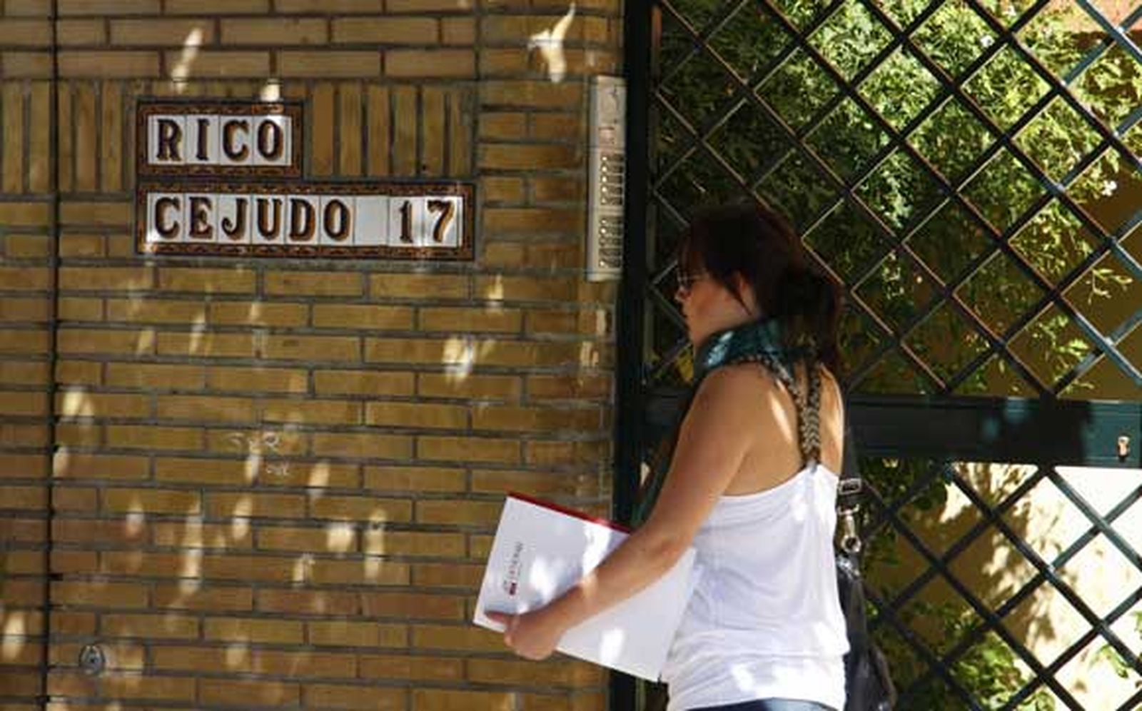 Un joven con trastornos mentales mata a su madre a puñaladas en Nervión