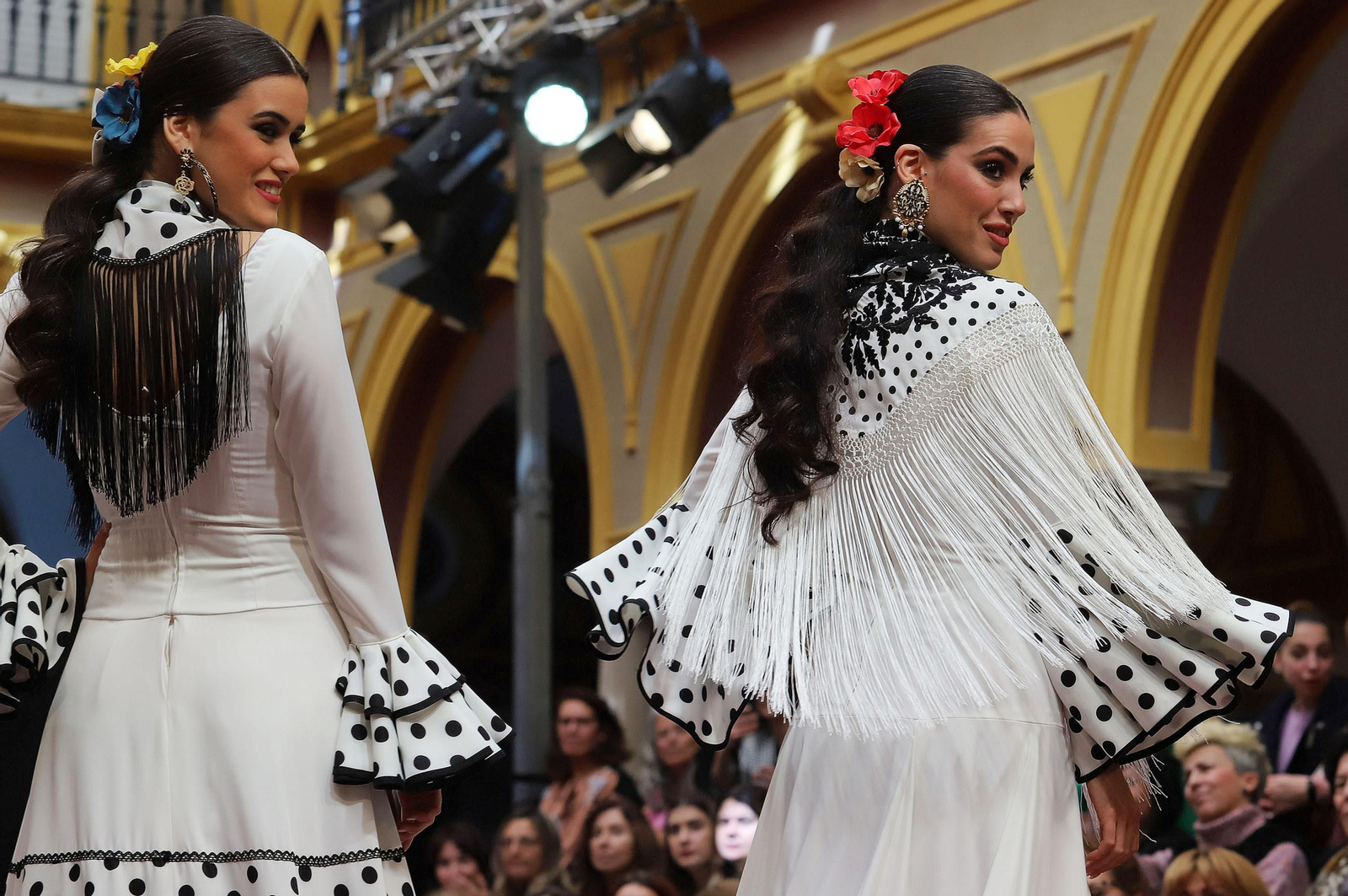 Huelva Flamenca 2023. Imágenes del desfile benéfico de El Ajolí a favor de Cruz Roja Española