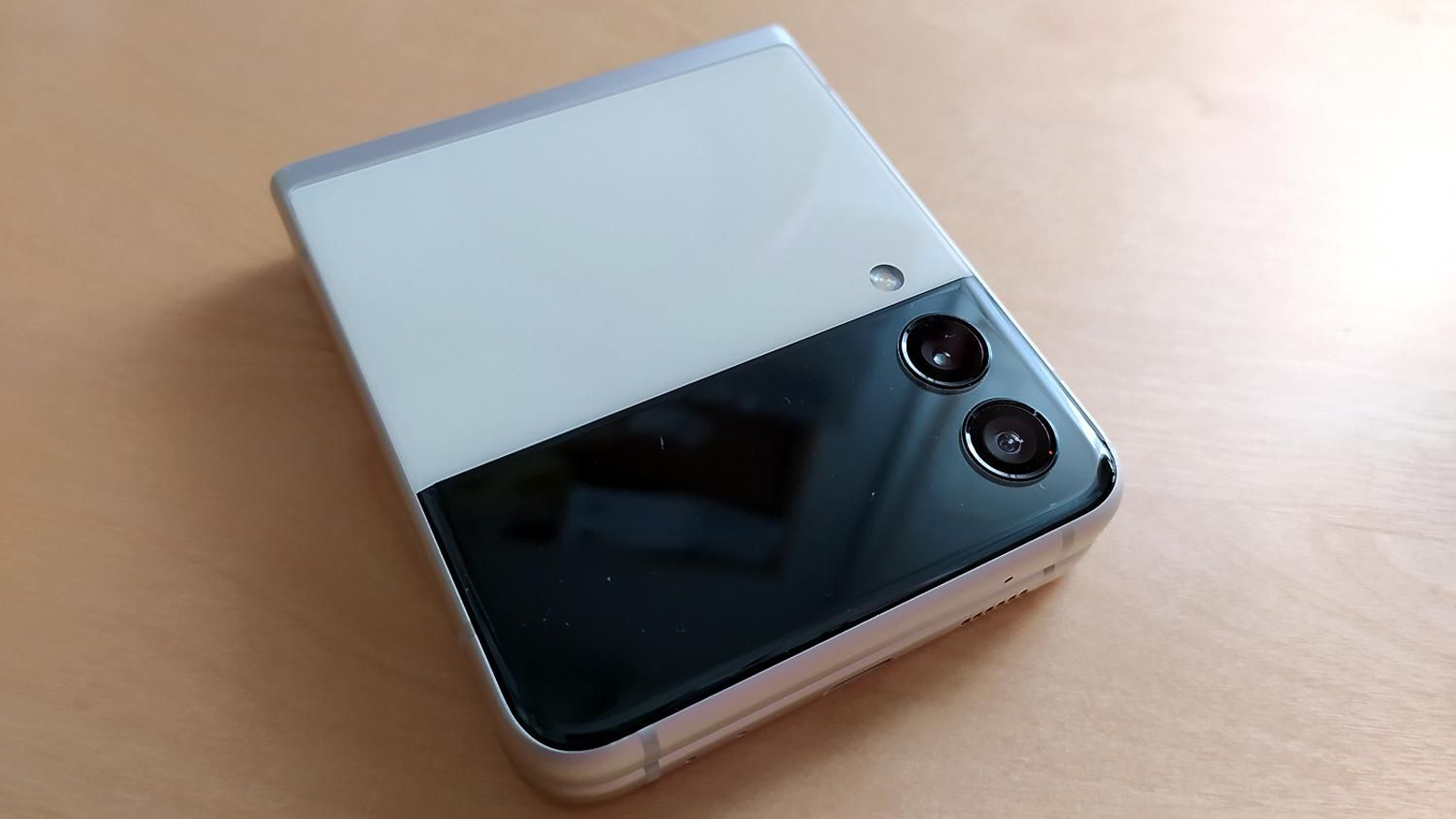 Samsung Galaxy Z Flip3