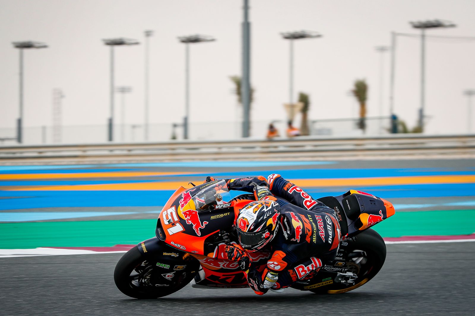Pedro Acosta no tuvo fortuna y sufrió dos caídas este sábado en el Circuito de Lusail.