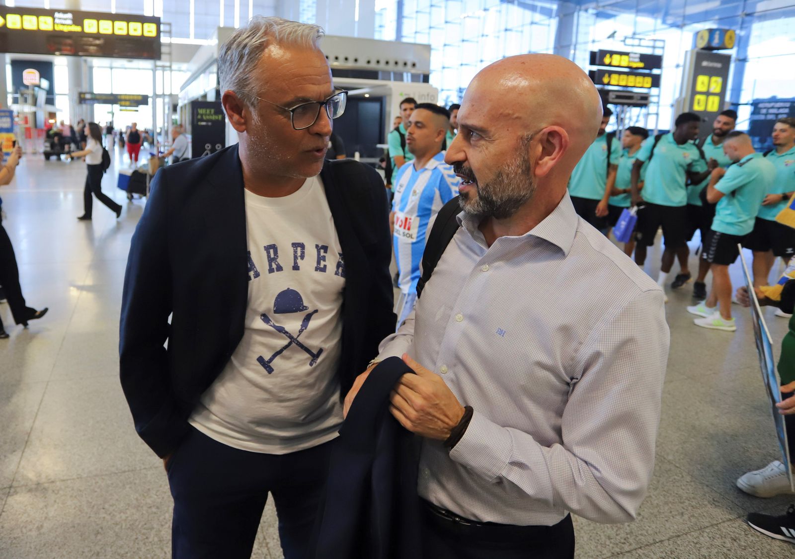 El espectacular preámbulo en el aeropuerto con la afición