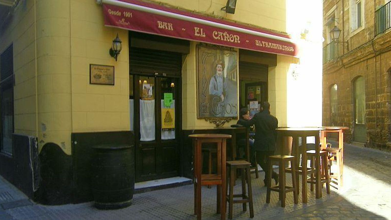 Exterior del bar-ultramarinos El Cañón Exterior del bar-ultramarinos El Cañón