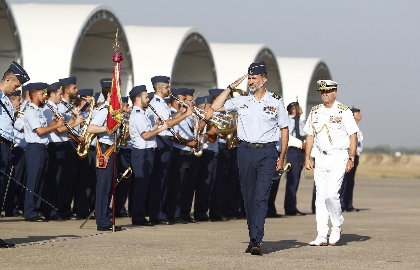 El rey Felipe VI visita la base de Morón
