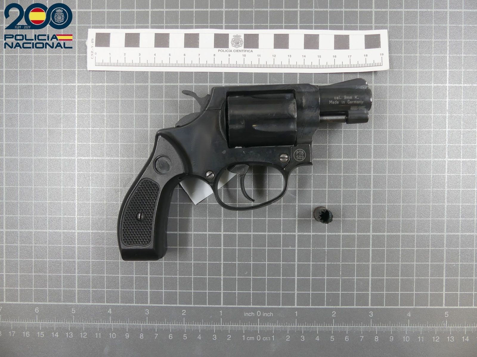 Pistola simulada intervenida