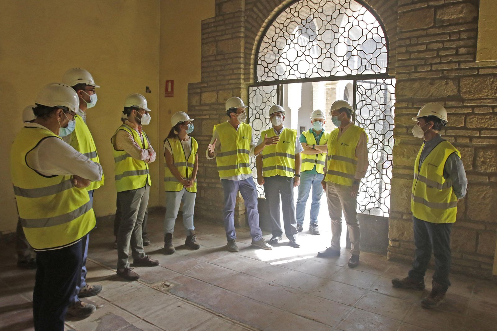 Un momento de la visita de los delegados del Gobierno y de Empleo a las obras.
