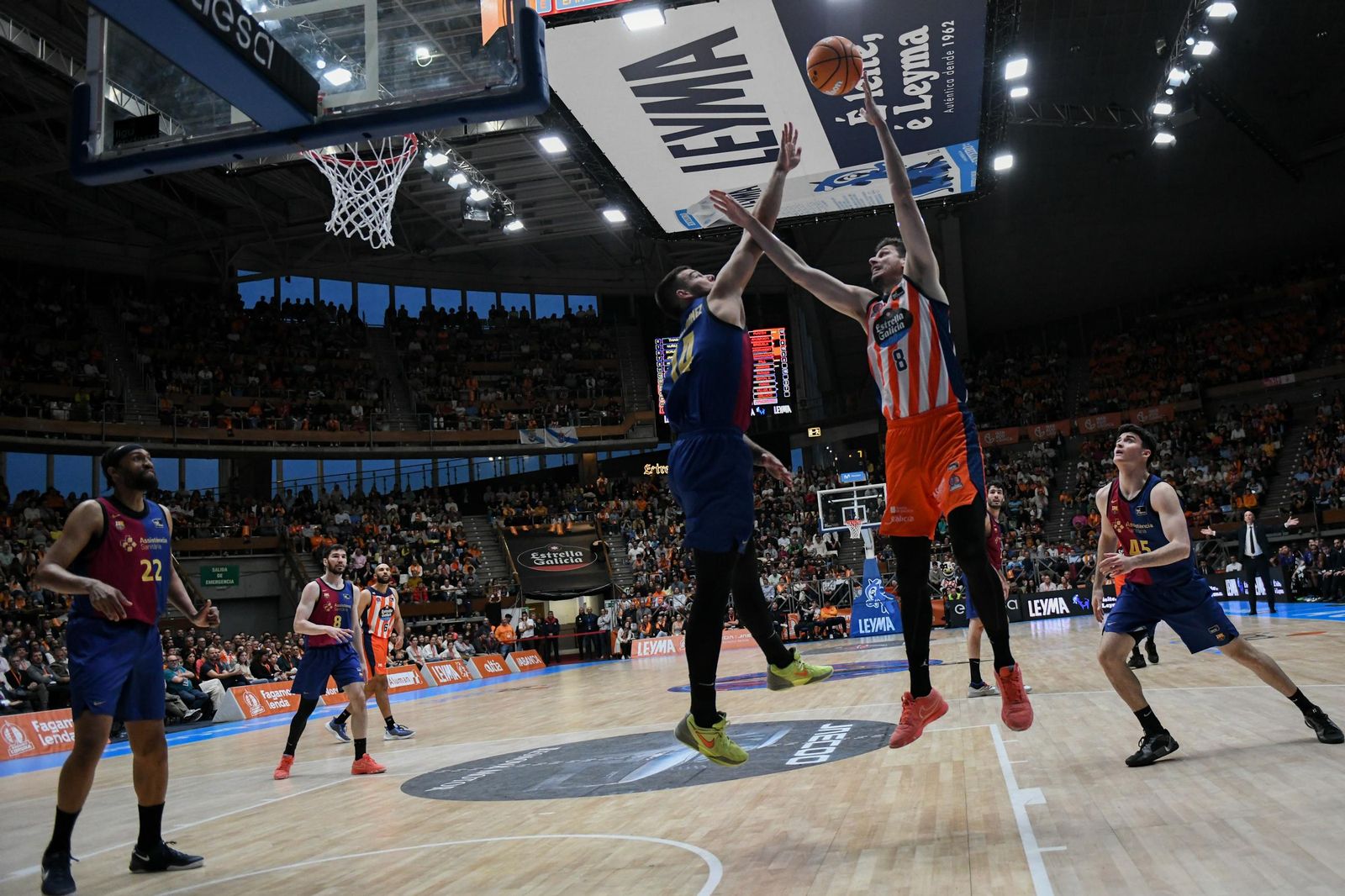 El Barcelona cae en La Coruña y deja al Unicaja prácticamente seguro como cuarto en la ACB