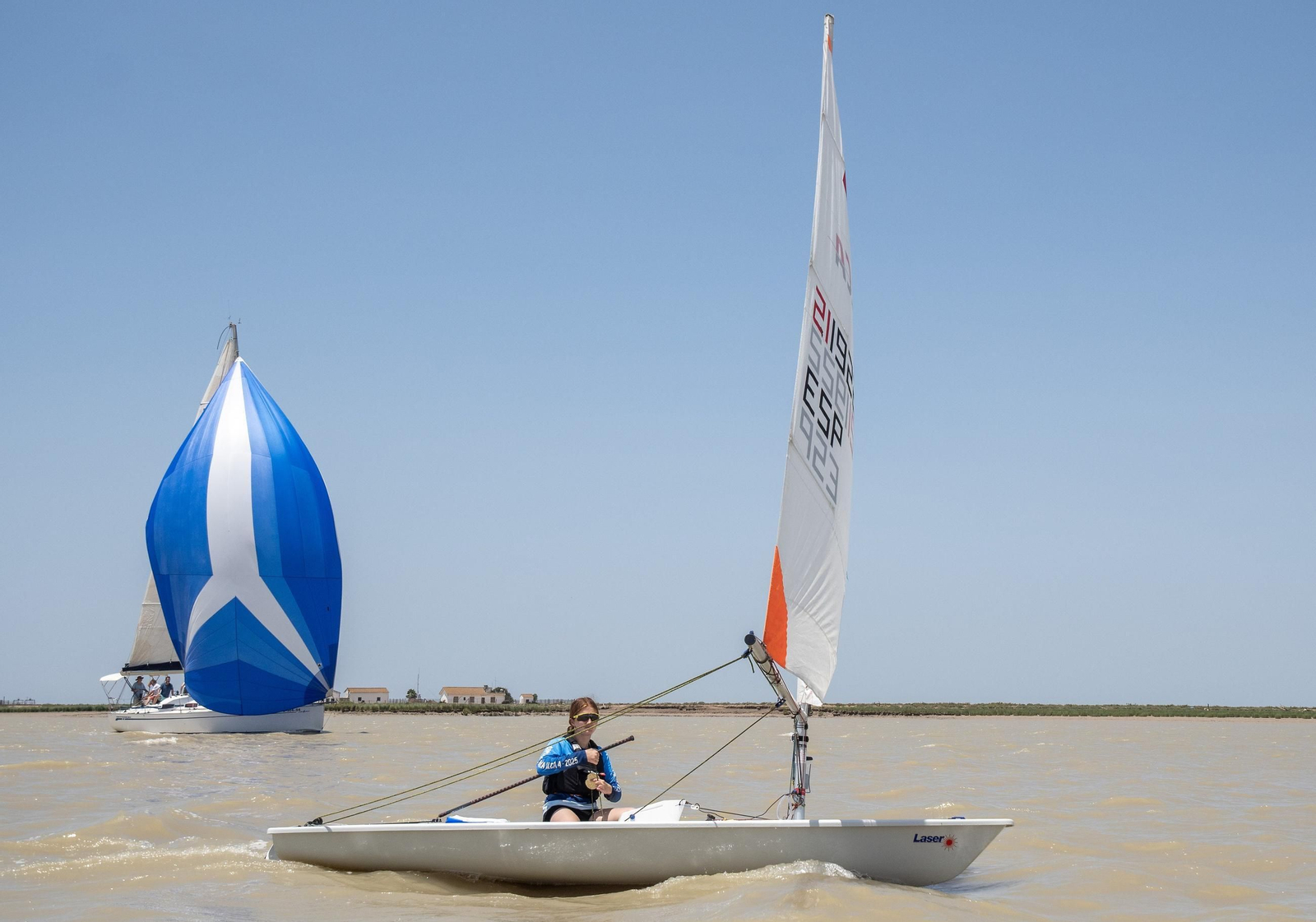 Las espectaculares fotos del Ascenso a Vela del Guadalquivir
