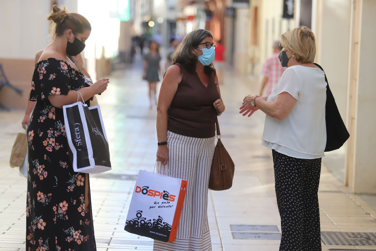 Imágenes de las rebajas de verano en la nueva normalidad