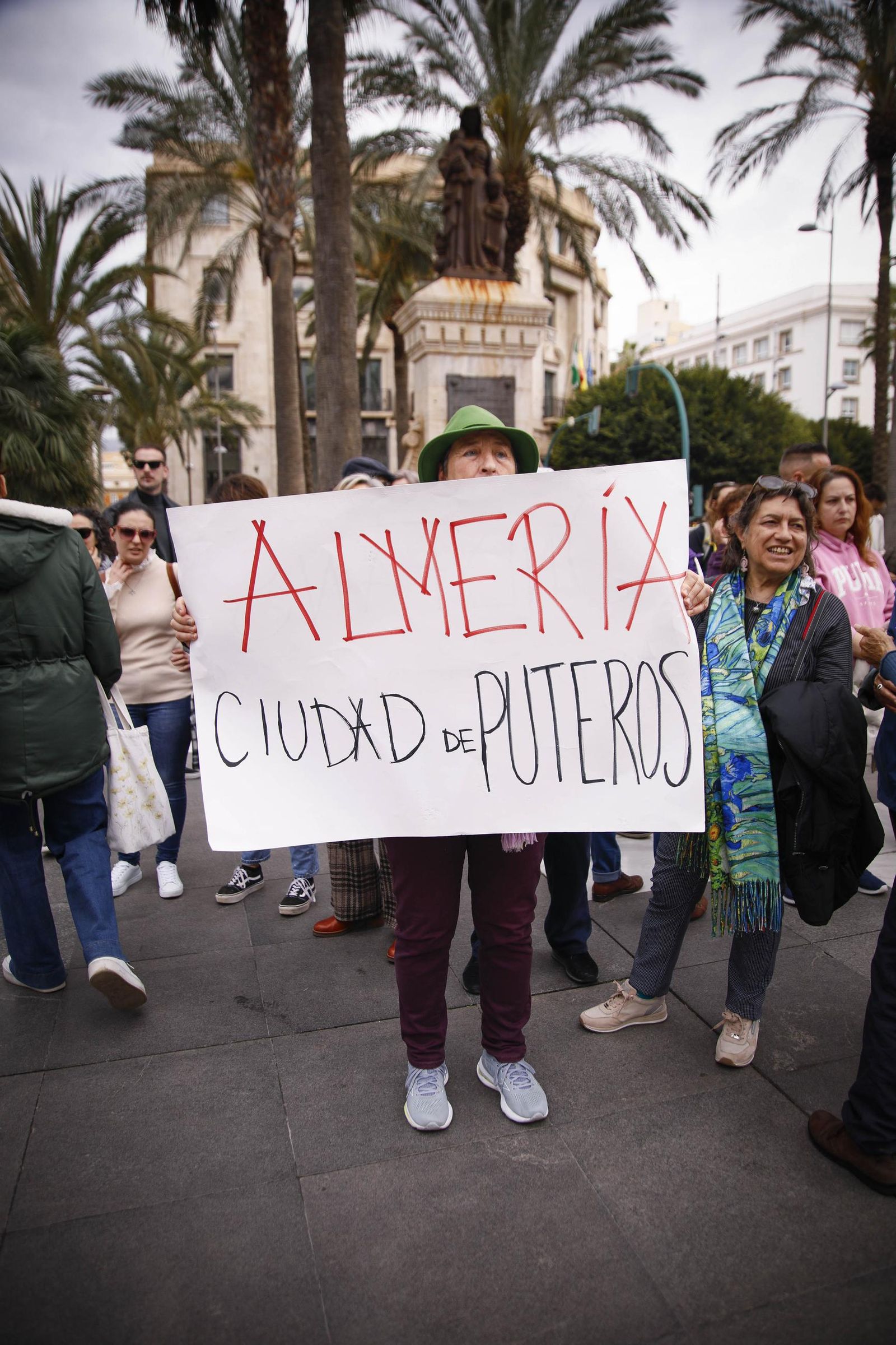 Las imágenes de la manifestación realizada por la Plataforma de Acción Feminista en Almería
