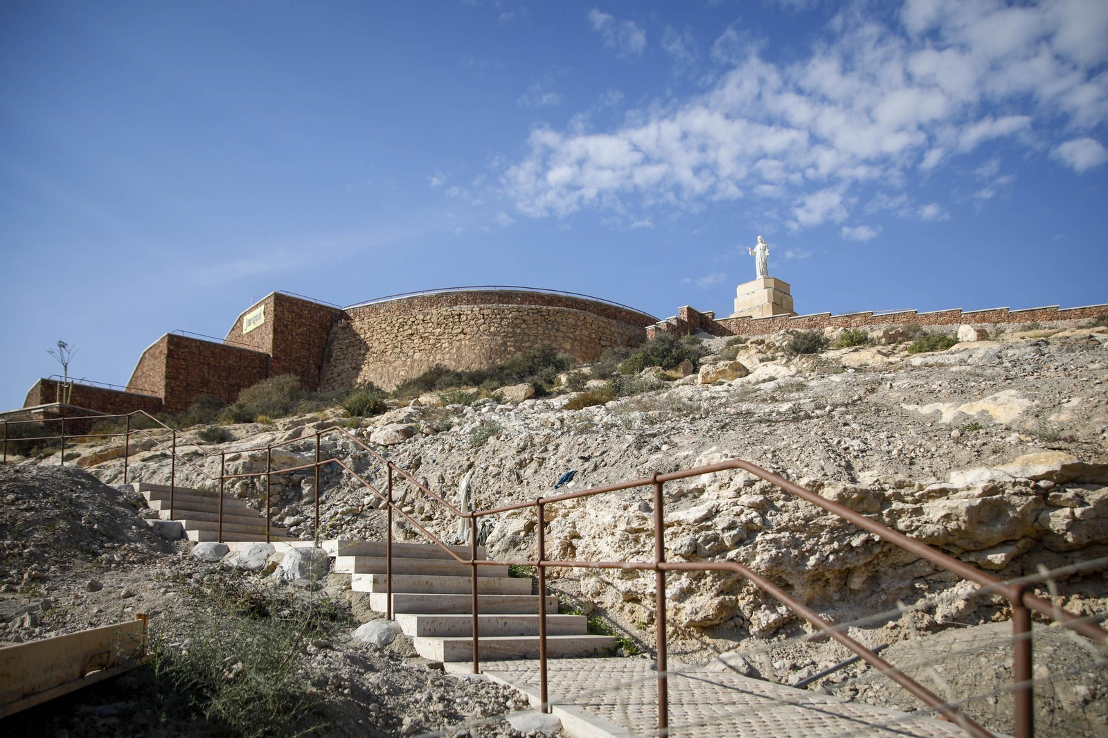 Las imágenes de los escombros en las obras de San Cristóbal de Almería