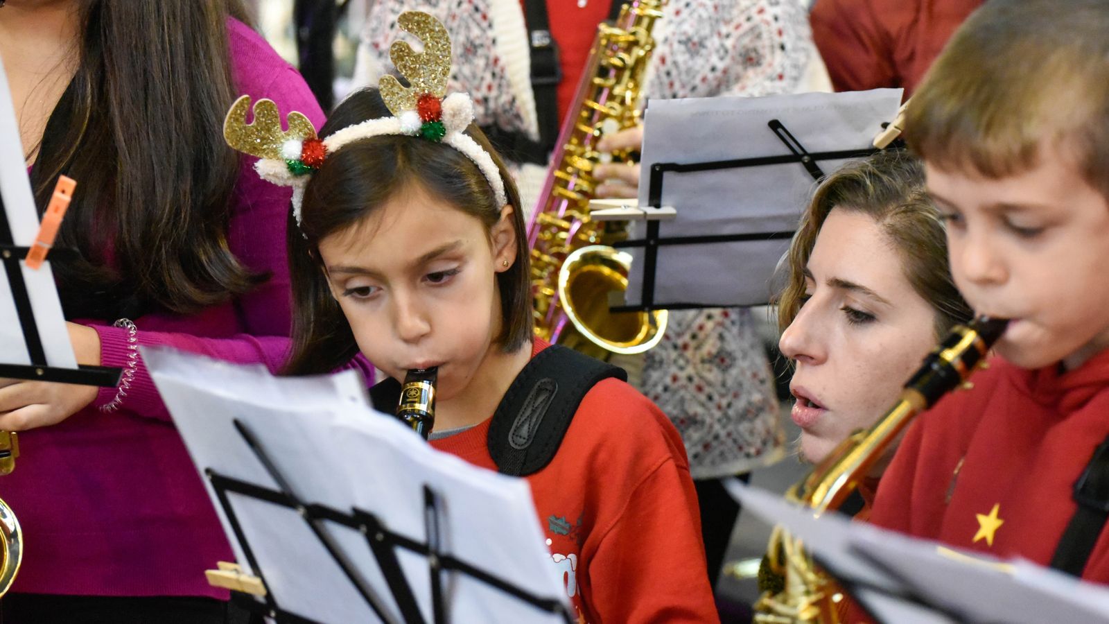 Concierto de Navidad de los alumnos de la Escuela sanchez Verdú en la Plaza Alta