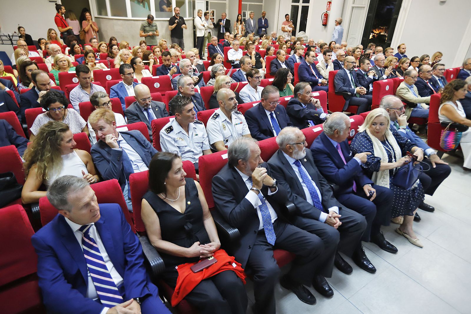 Imágenes de la toma de posesión institucional de la nueva Junta Directiva del Ilustre Colegio Oficial de Médicos de Huelva