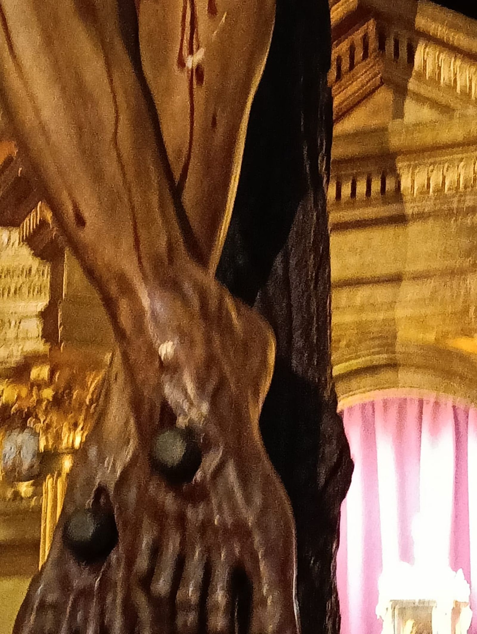 Detalle de las piernas del Cristo de la Sed