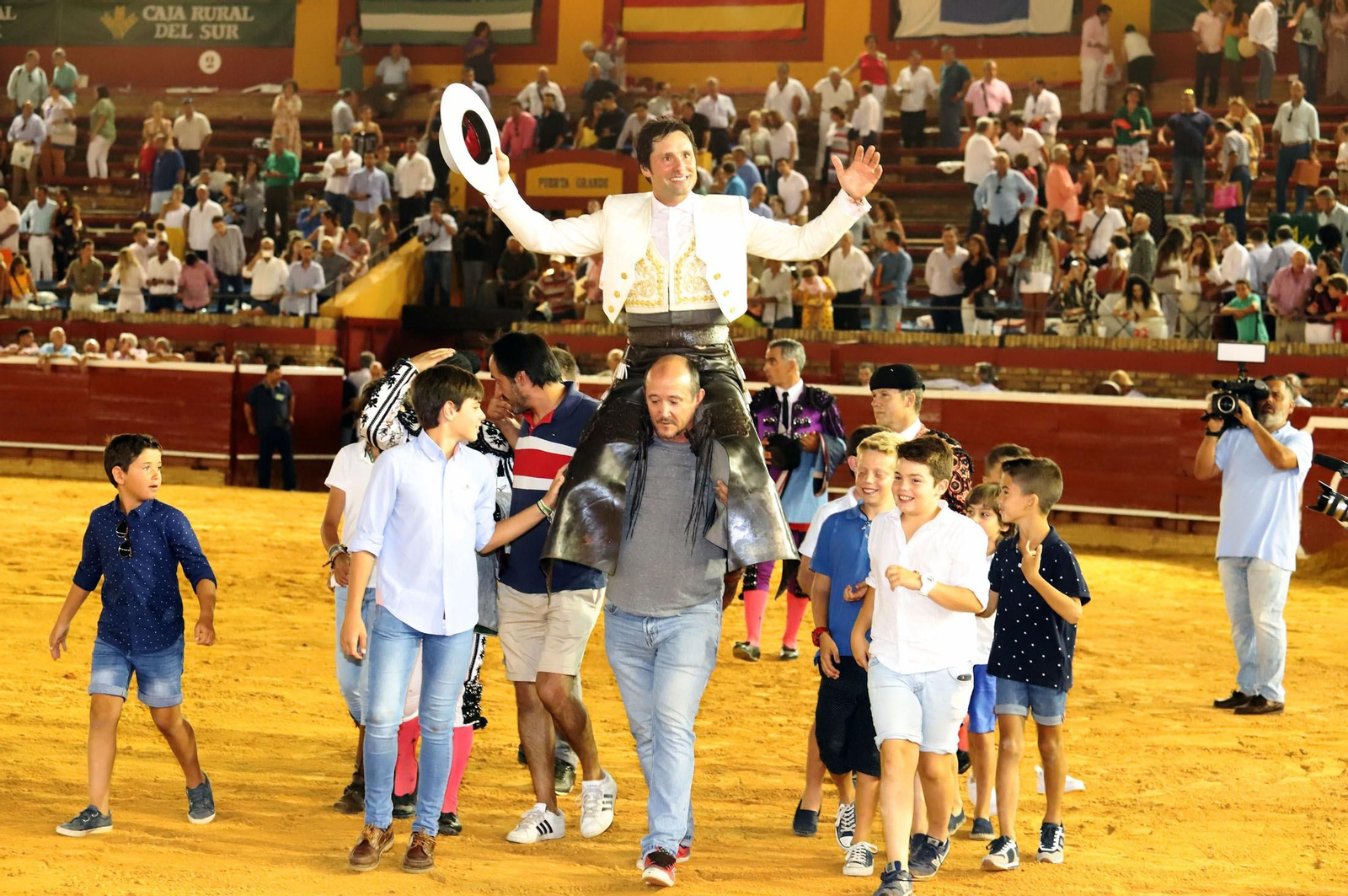 Imágenes de Andrés Romero y Diego Ventura en el rejoneo de la Plaza de Toros La Merced