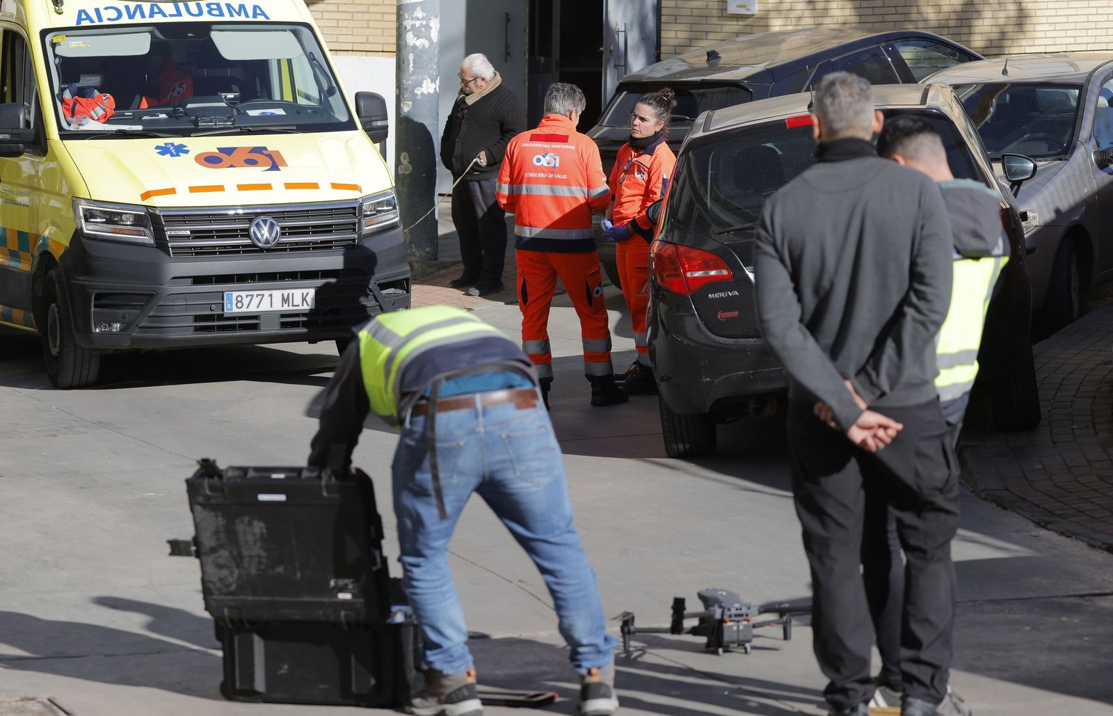Las imágenes del despliegue policial por un hombre que se ha atrincherado en Camas