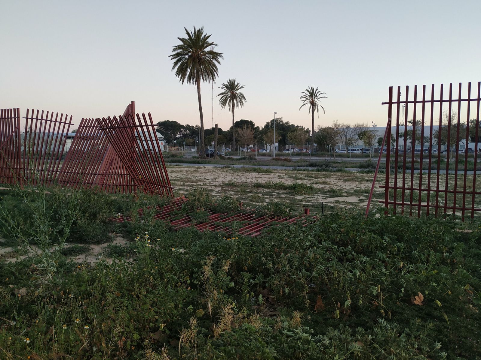 El recinto ferial de la Vega de Acá, en horas bajas
