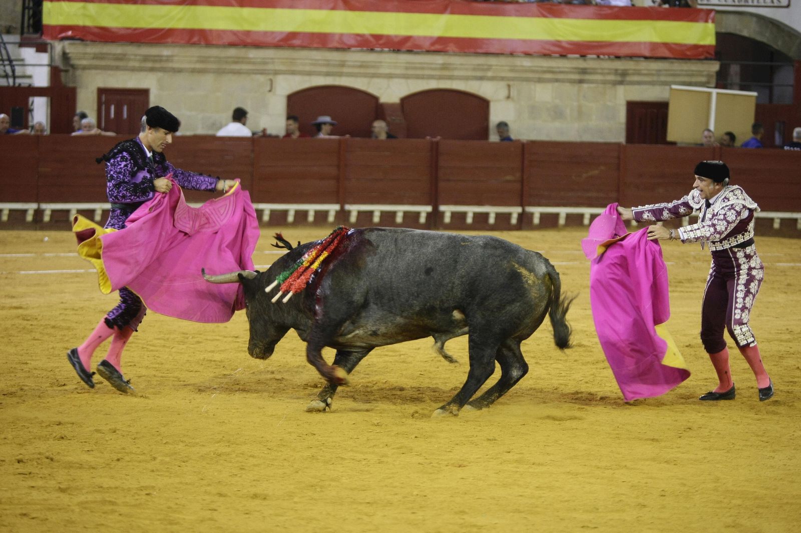 Las imágenes de la corrida de toros en El Puerto con Escribano, Morilla y Pinar
