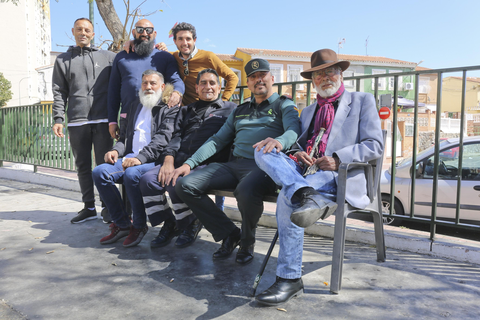 Las fotos del guardia civil gitano recorriendo La Palmilla
