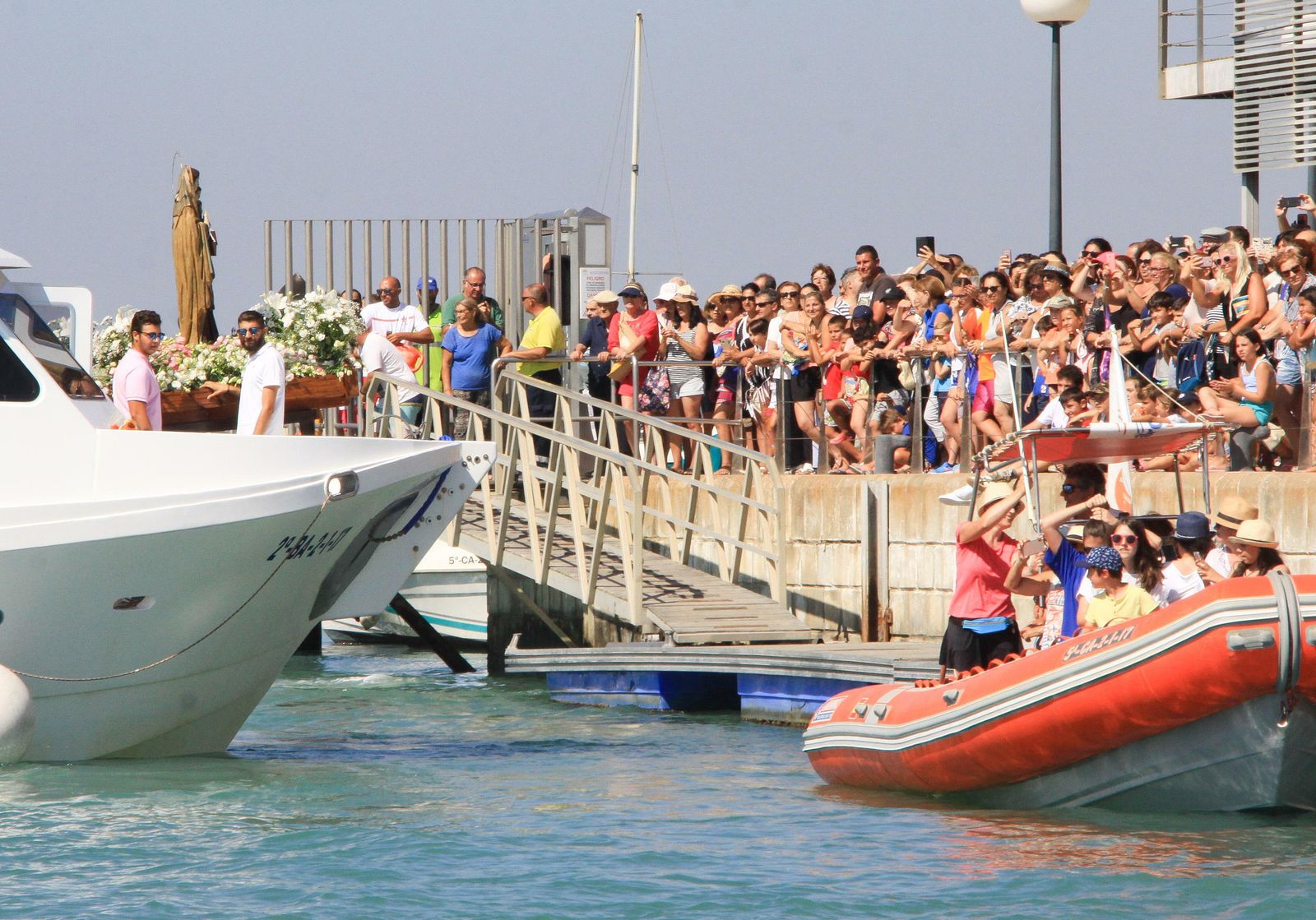 Procesión marinera y celebraciones de la Virgen del Carmen en Sancti Petri