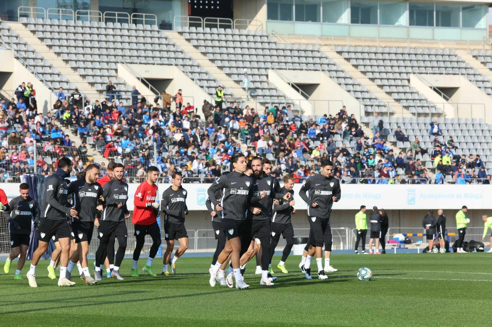 Las fotos del entrenamiento del Málaga a puerta abierta Las fotos del entrenamiento del Málaga a puerta abierta